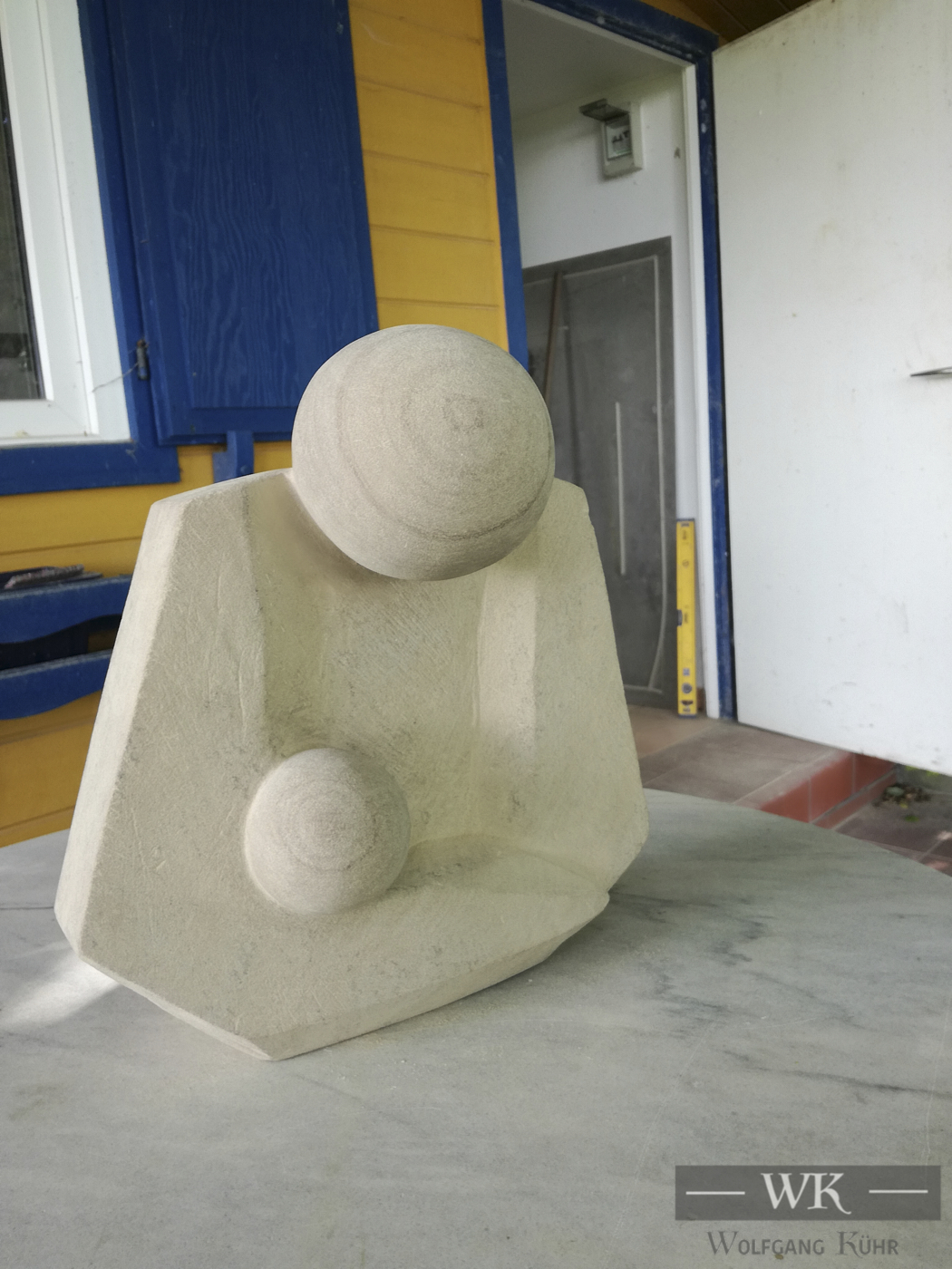 PS10 – „Pieta“ 29x17x31cm I brauner Sandstein (2018)